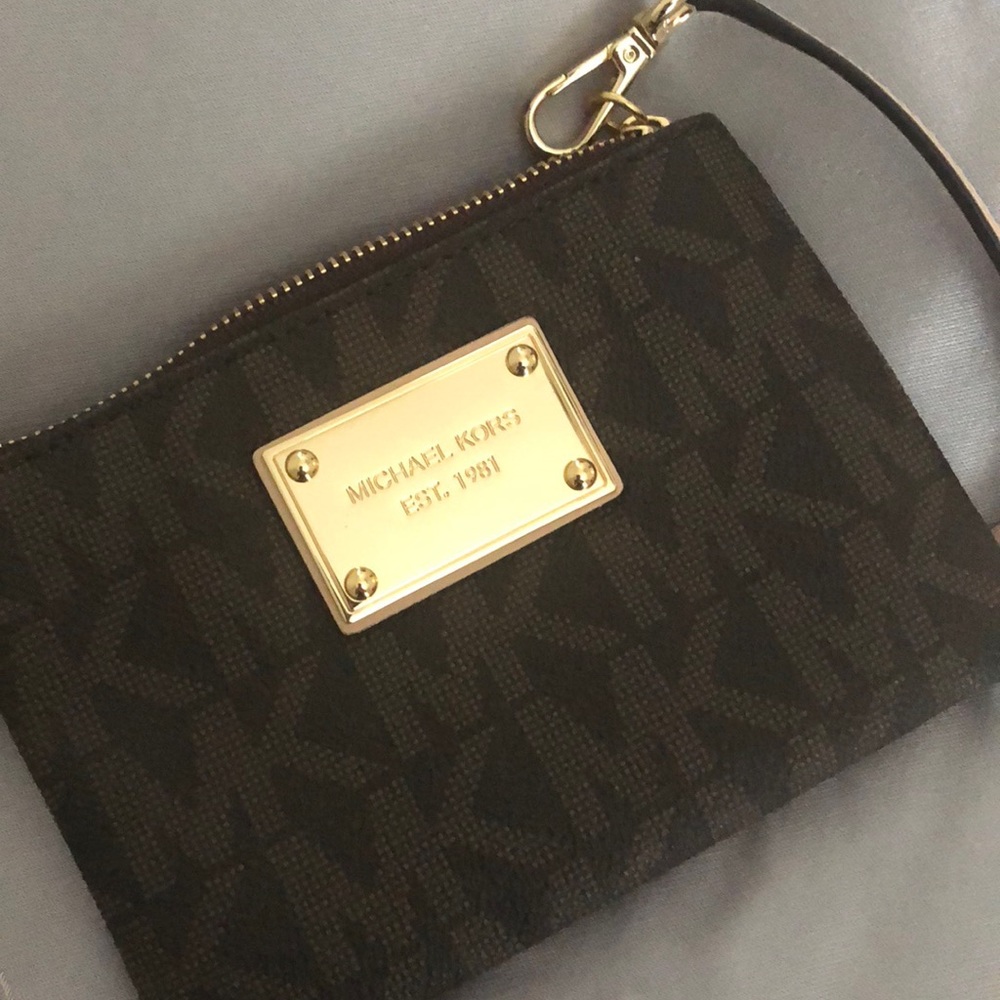 NWOT Michael Kors wristlet